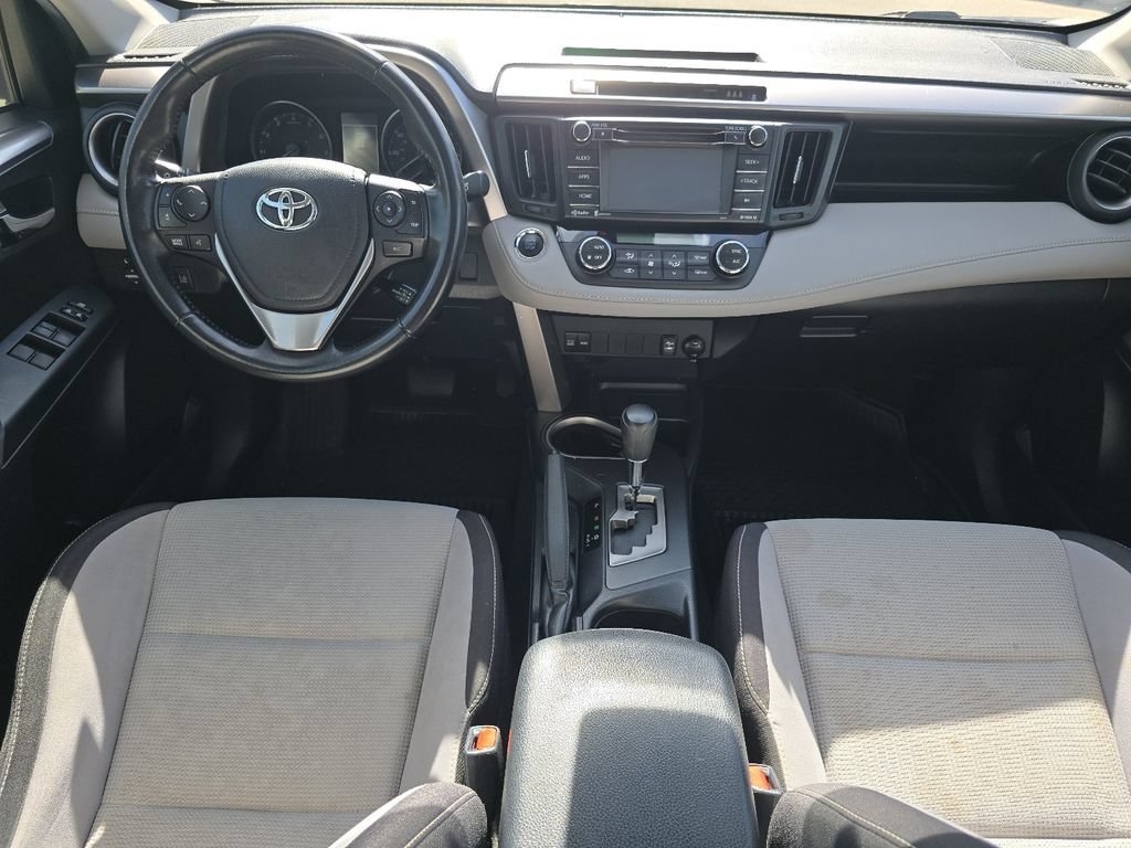 Used 2018 Toyota RAV4 XLE FWD image 19