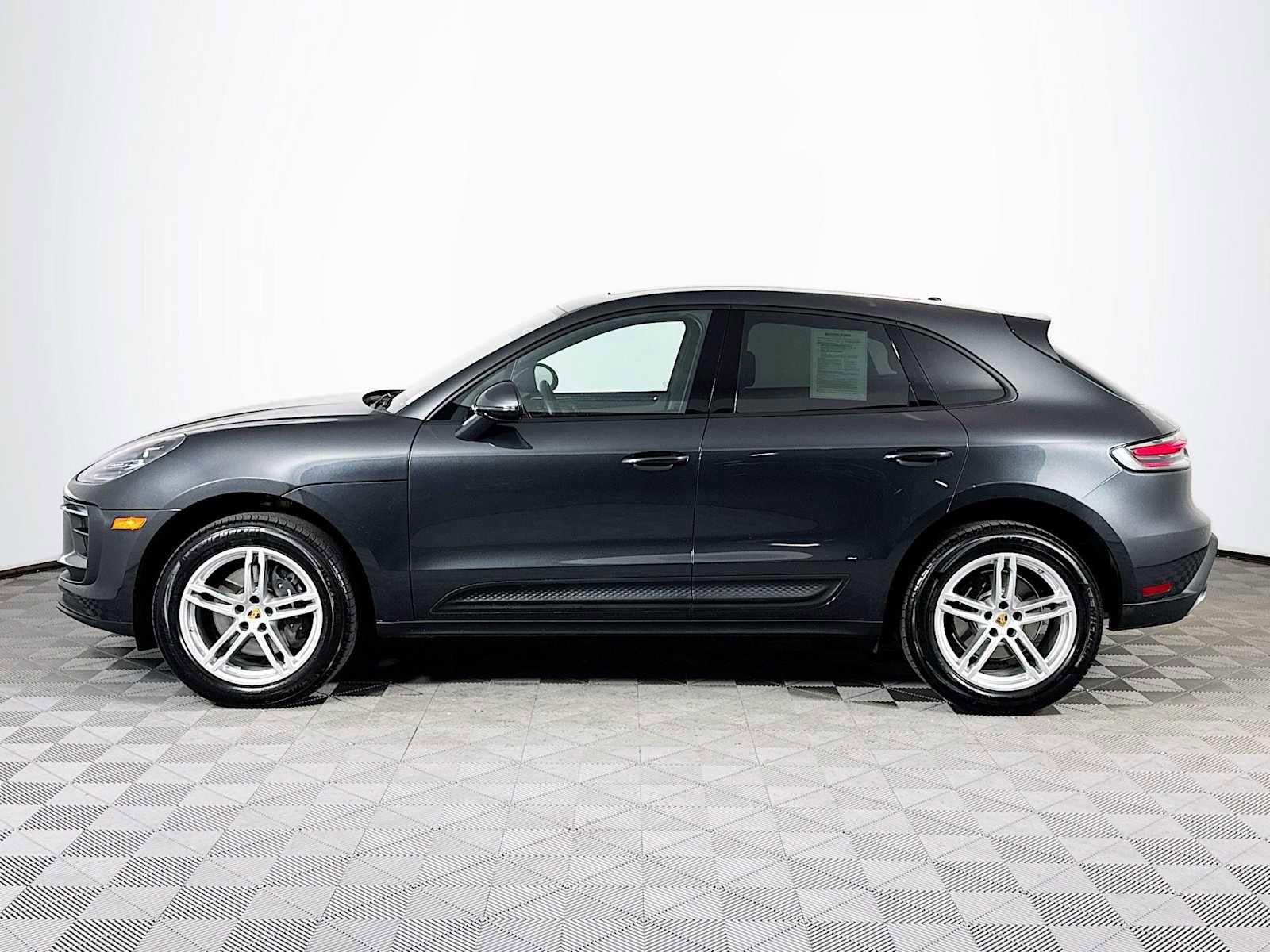 Used 2025 Porsche Macan image 8