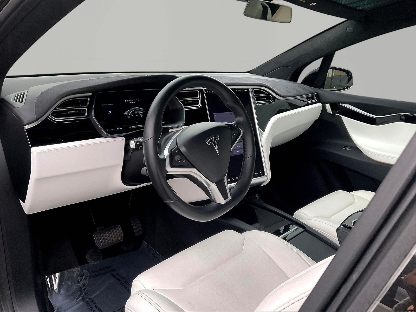 Used 2017 Tesla Model X 90D AWD/4WD image 17