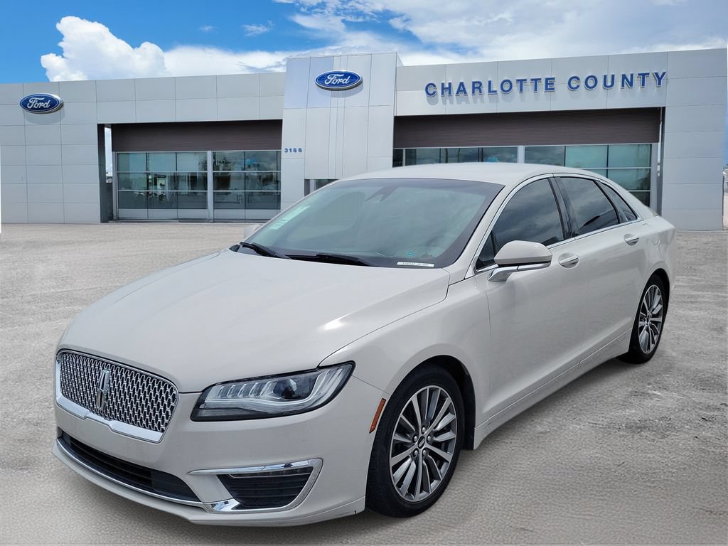 Used 2020 Lincoln MKZ FWD image 2