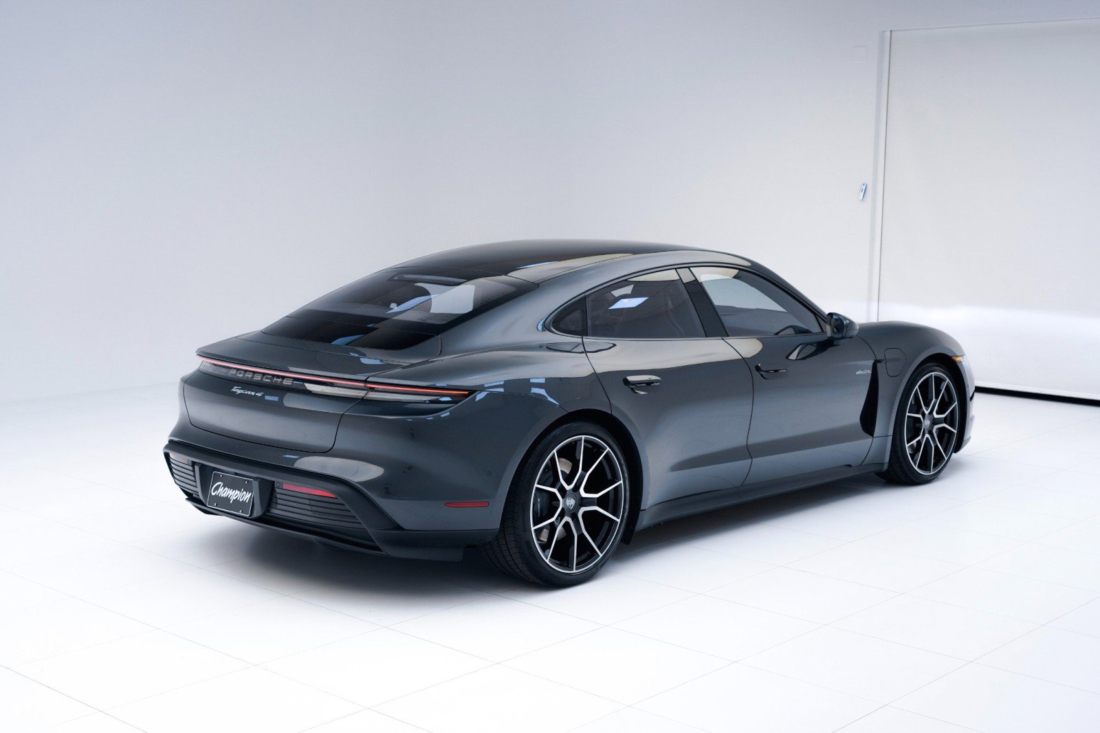 New 2026 Porsche Taycan image 9