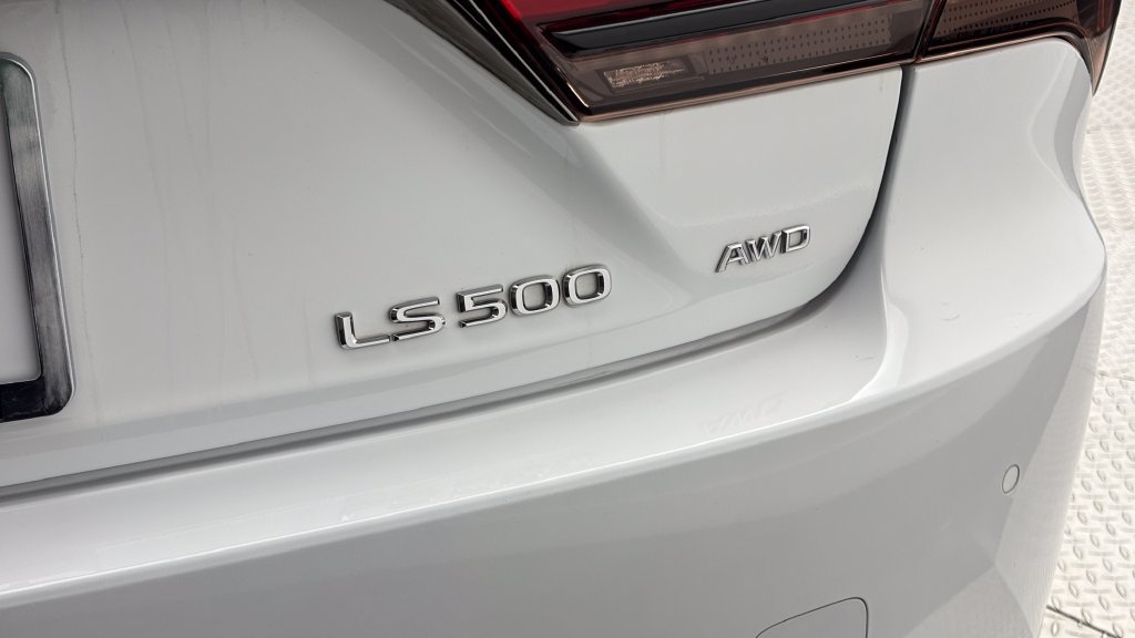 Used 2022 Lexus LS 500 F Sport AWD/4WD image 10