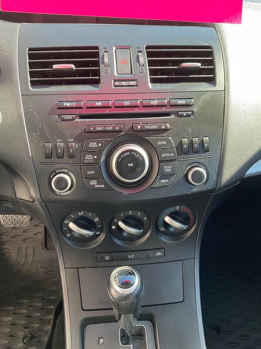 Used 2012 MAZDA MAZDA3 i Touring FWD image 9
