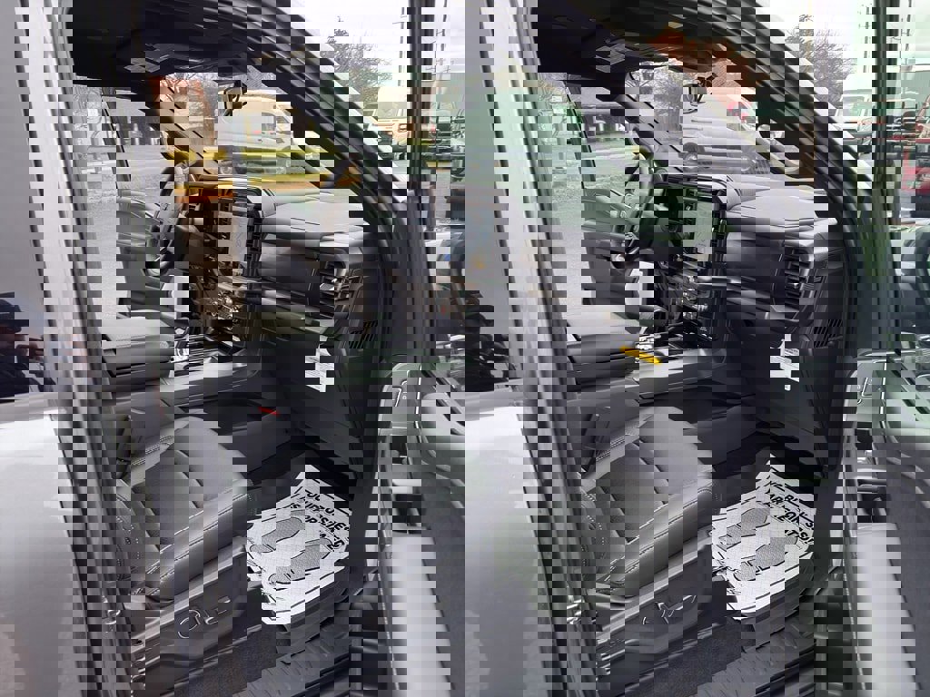 New 2025 Ford F150 Lariat w/ Equipment Group 502A High image 27