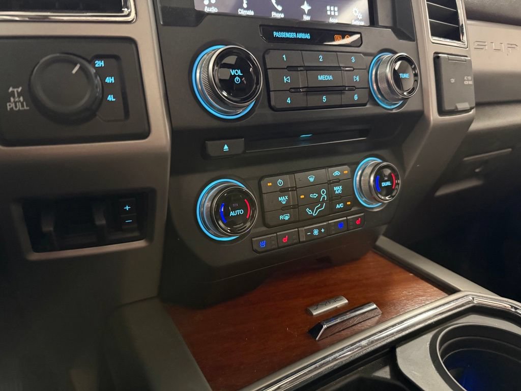 Used 2017 Ford F250 King Ranch w/ King Ranch Ultimate Package AWD/4WD image 12