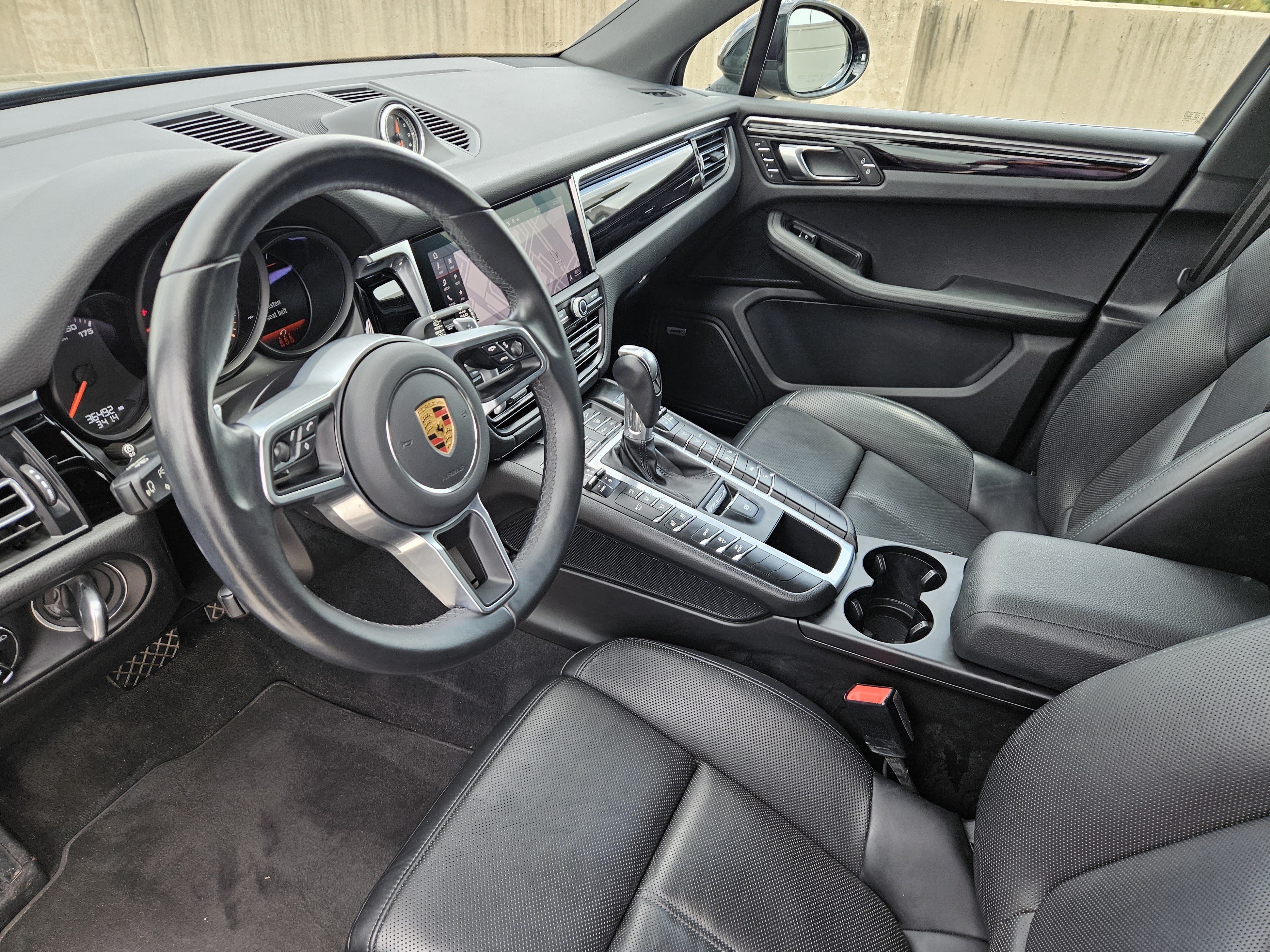 Certified 2021 Porsche Macan AWD/4WD image 4