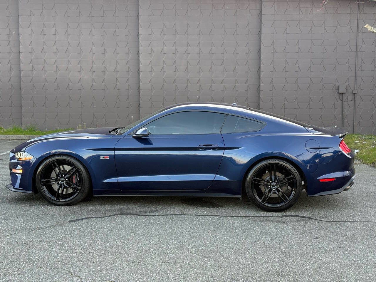 Used 2019 Ford Mustang GT Premium w/ GT Performance Package RWD image 5