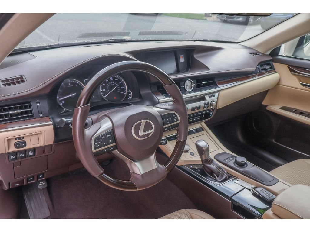 Used 2017 Lexus ES 350 w/ Premium Package FWD image 13