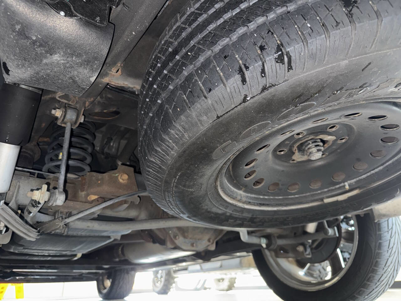 Used 2011 Cadillac Escalade Luxury image 40