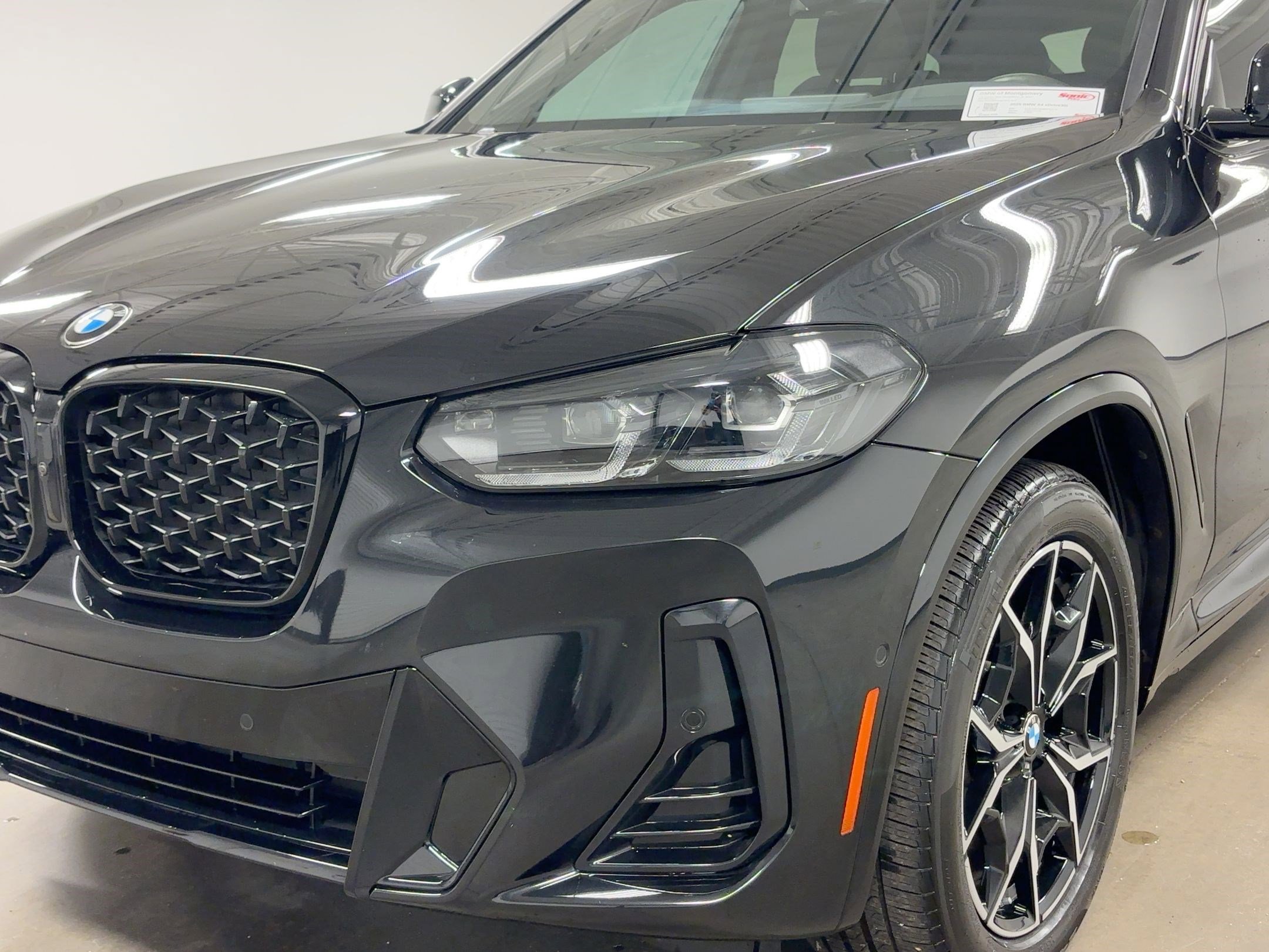 Certified 2025 BMW X4 xDrive30i w/ Premium Package image 10