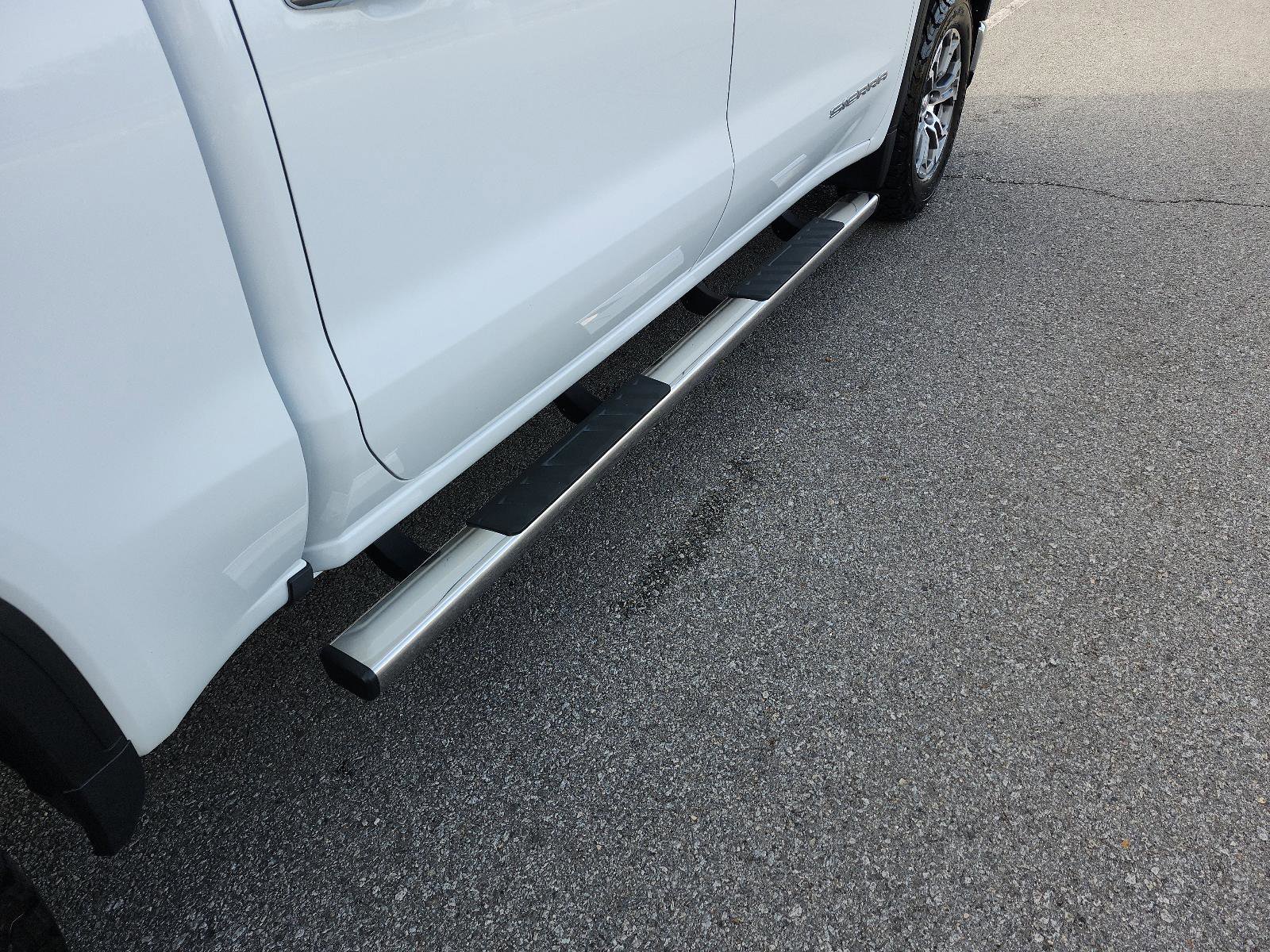 Used 2023 GMC Sierra 1500 SLT image 7