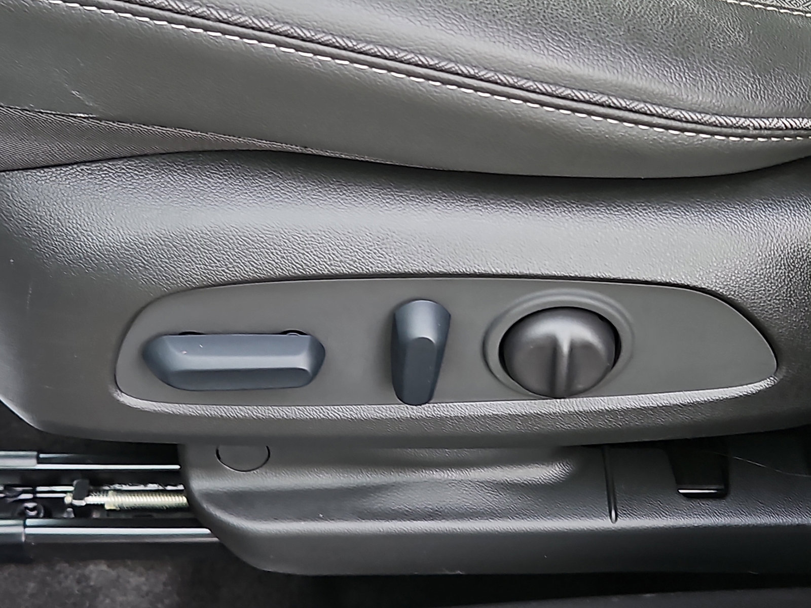 Certified 2023 Buick Encore GX Preferred w/ Cold Weather Comfort Package FWD image 26