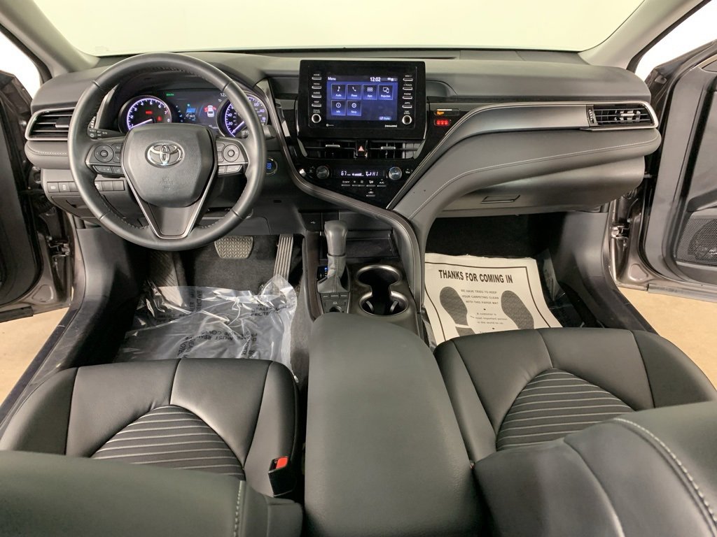 Used 2024 Toyota Camry SE w/ Convenience Package image 32