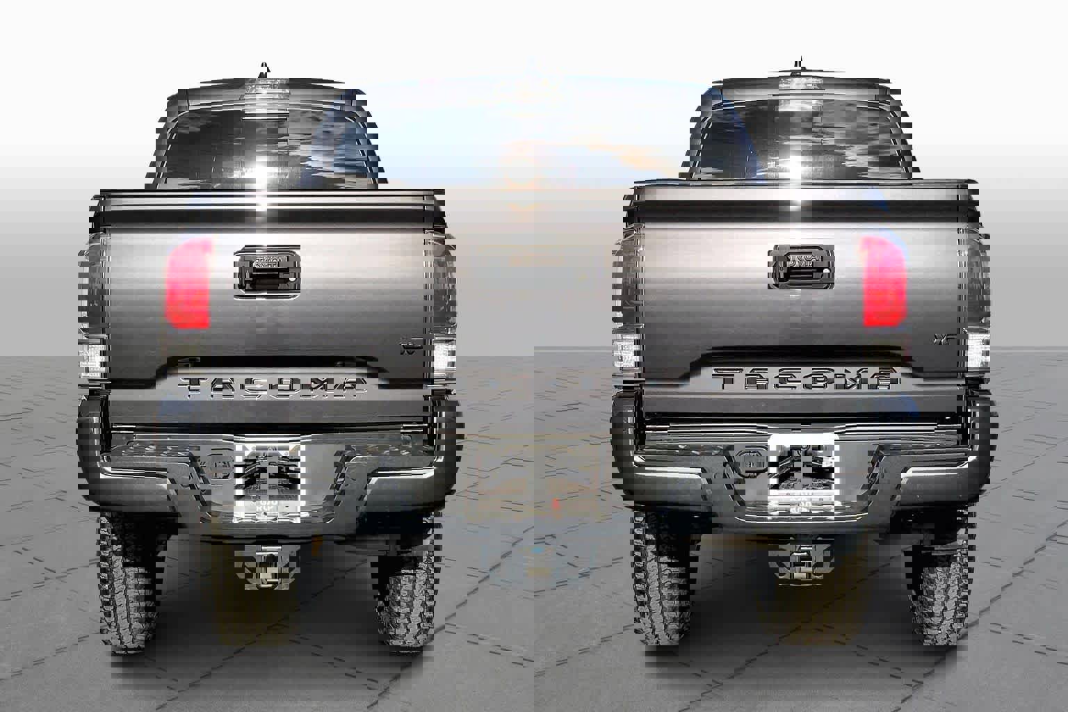 Used 2023 Toyota Tacoma TRD Off-Road image 5