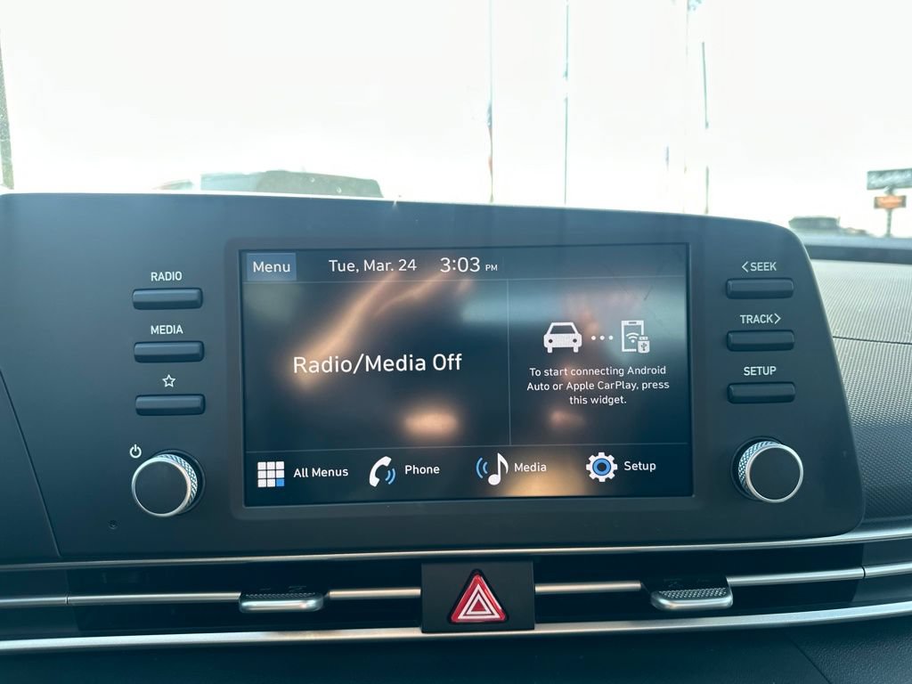Used 2026 Hyundai Elantra SE FWD image 23