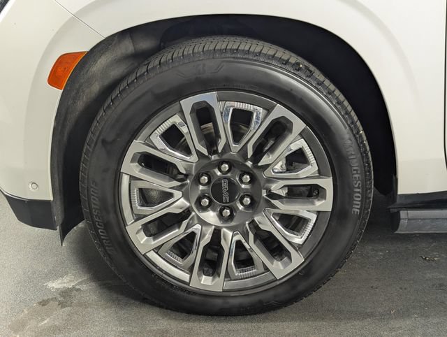 Used 2023 GMC Yukon XL Denali Ultimate AWD/4WD image 10