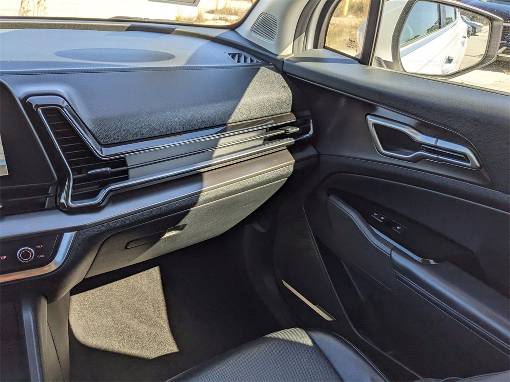 Certified 2023 Kia Sportage EX image 18