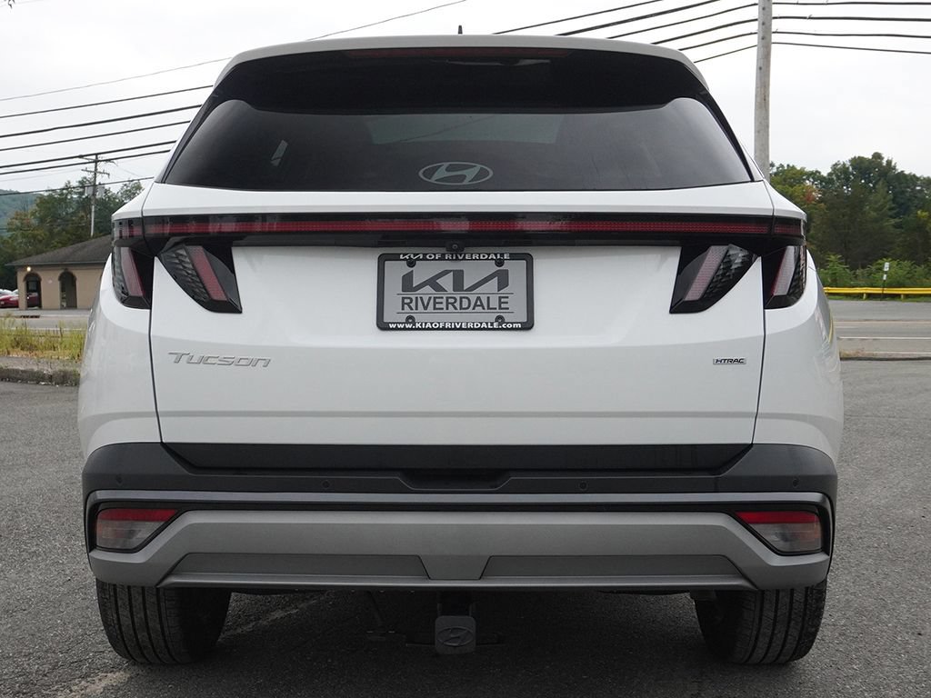 Used 2025 Hyundai Tucson Limited AWD/4WD image 16
