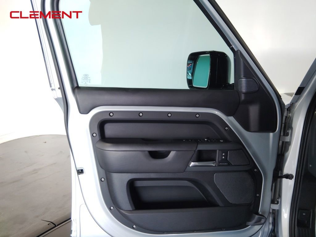 Used 2022 Land Rover Defender 110 X image 27