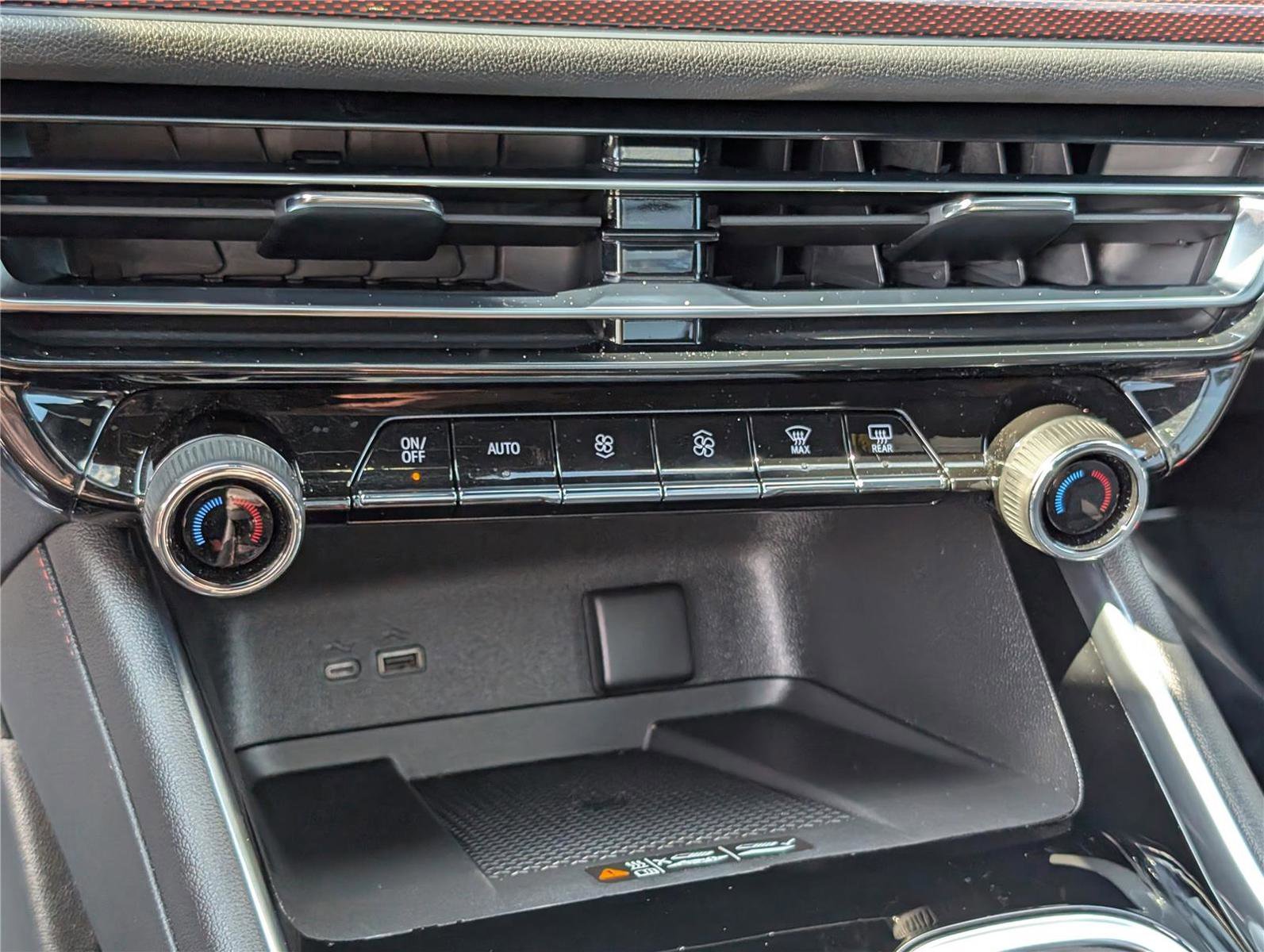 Used 2024 Chevrolet Traverse RS w/ LPO, Floor Liner Package image 30