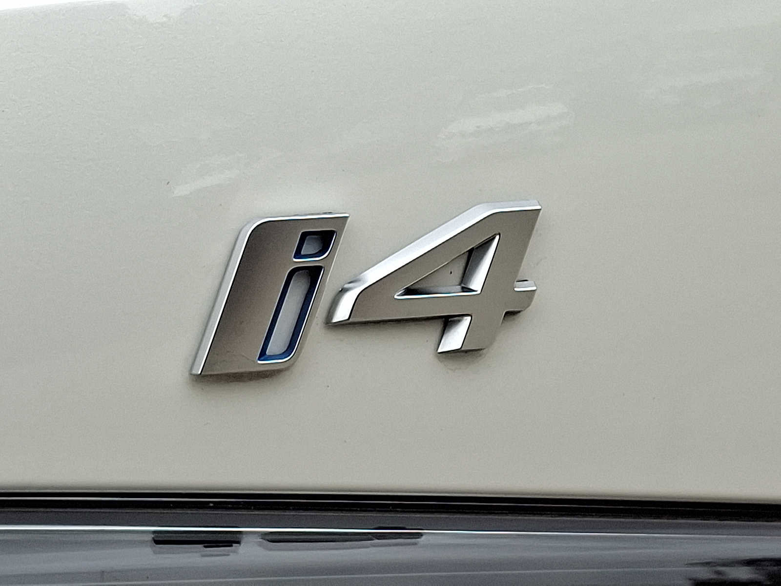 Used 2025 BMW i4 eDrive40 w/ Premium Package image 30