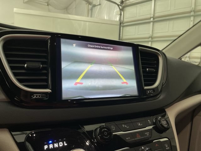 Used 2024 Chrysler Pacifica Touring-L FWD image 26