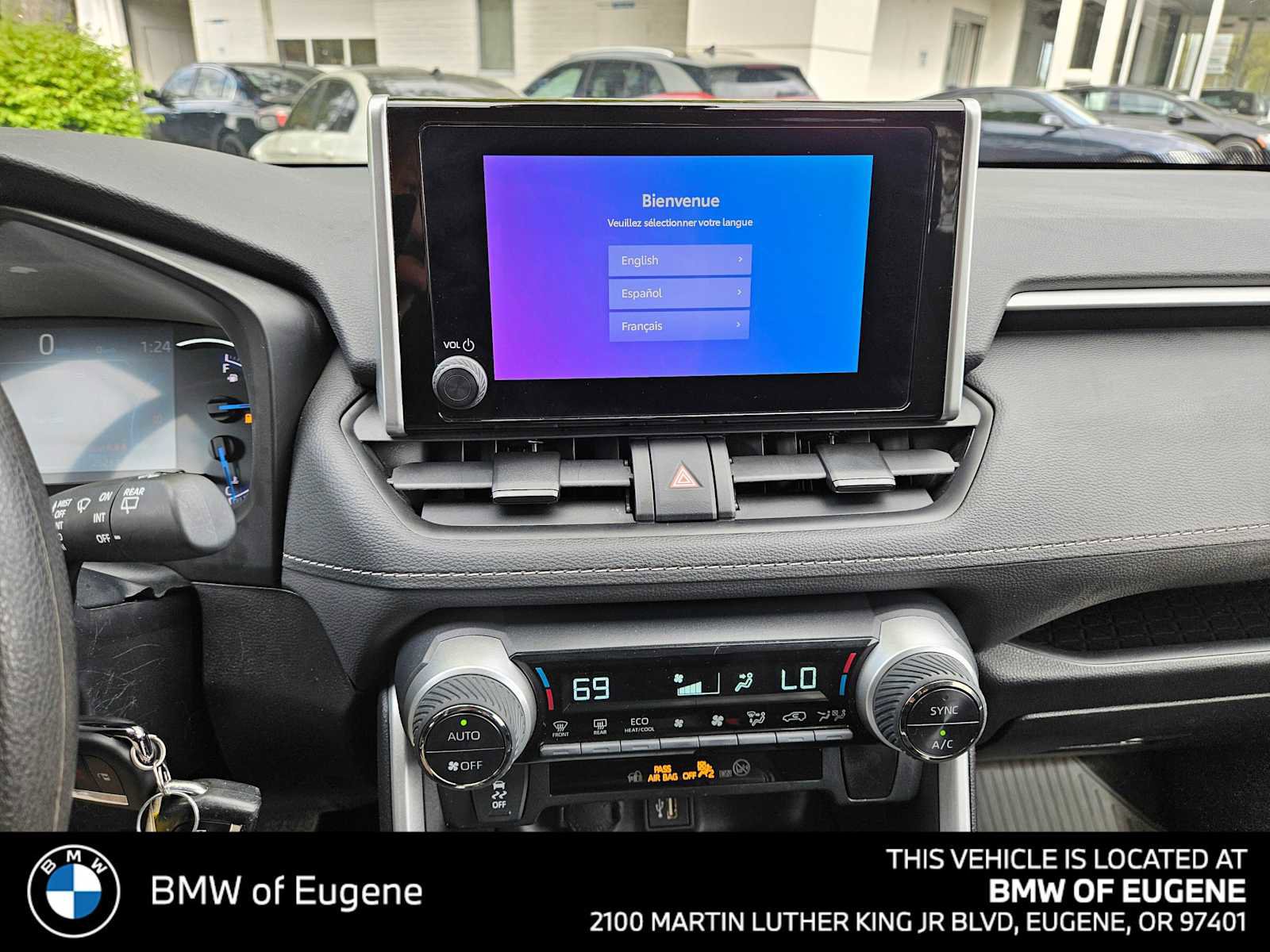 Used 2024 Toyota RAV4 LE AWD/4WD image 30