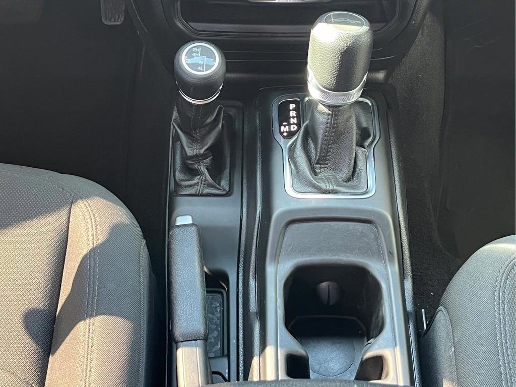 Used 2021 Jeep Gladiator Sport image 27