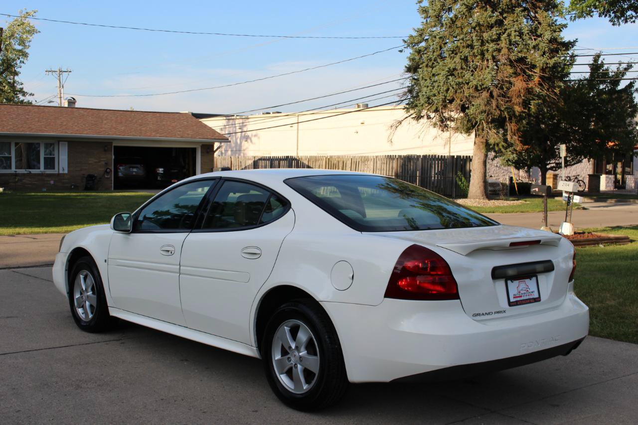 Used 2008 Pontiac Grand Prix w/ Preferred Package FWD image 7