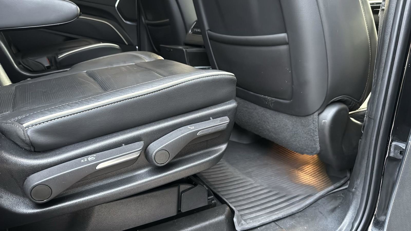 Used 2022 Cadillac Escalade Sport w/ Heavy-Duty Trailer Package image 27