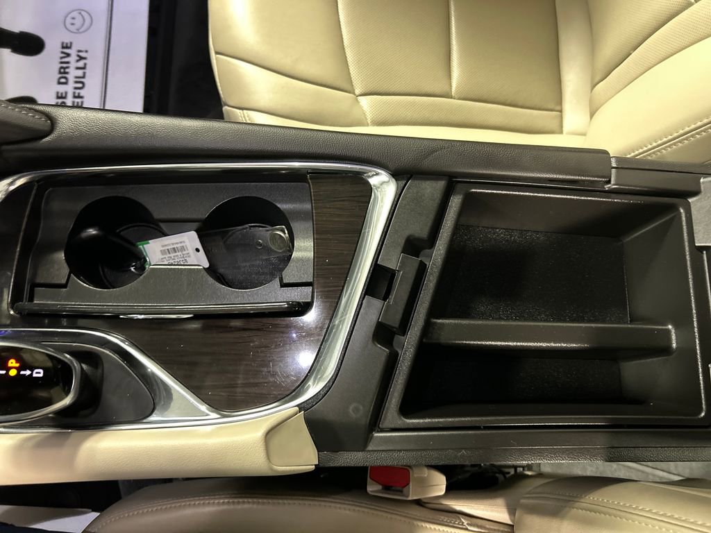 Used 2020 Buick Enclave Premium w/ Sun and Sites Package AWD/4WD image 19