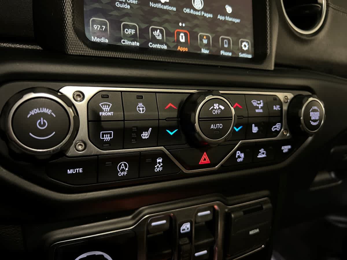Used 2020 Jeep Gladiator Overland AWD/4WD image 21