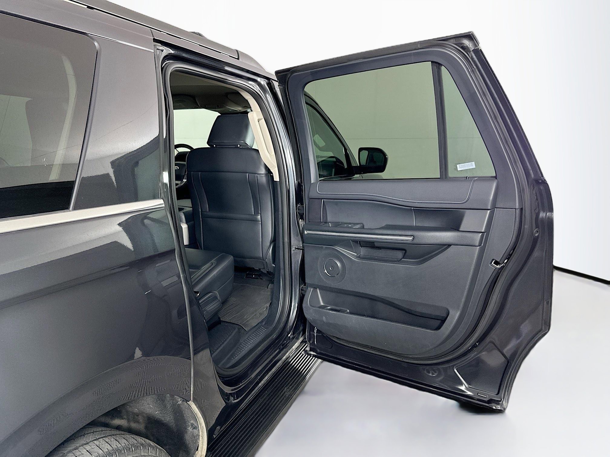 Used 2024 Ford Expedition Max XLT image 32