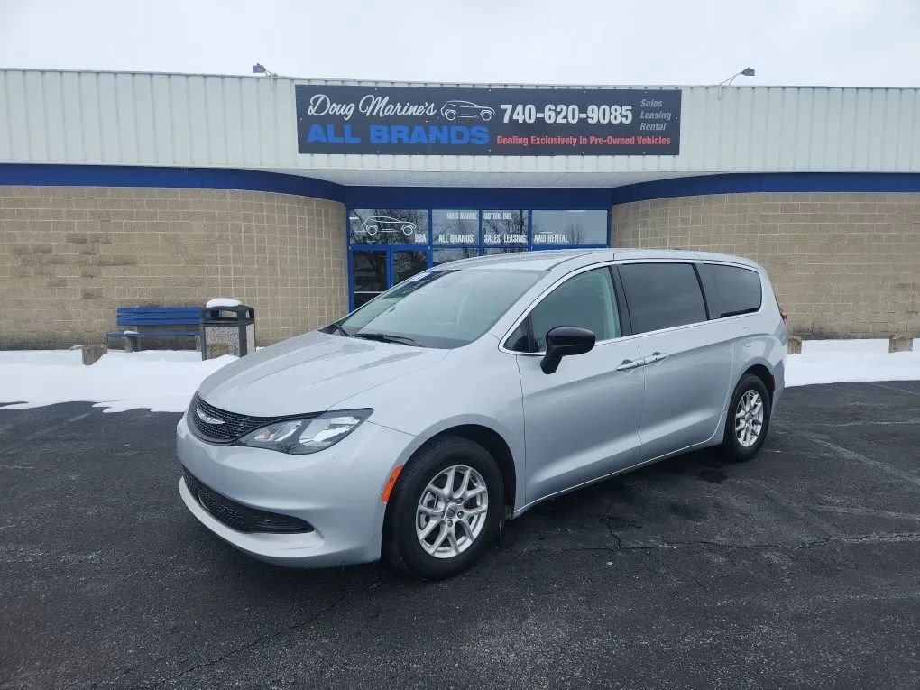 Used 2024 Chrysler Voyager LX image 1