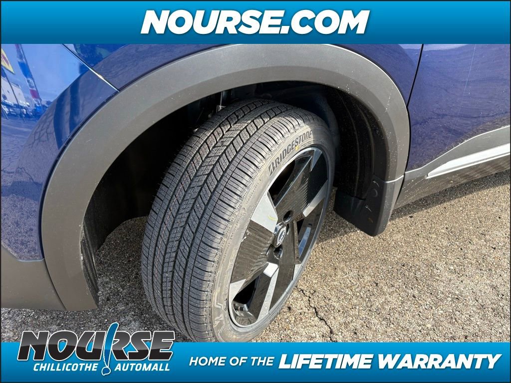 New 2025 Nissan Kicks SR image 10