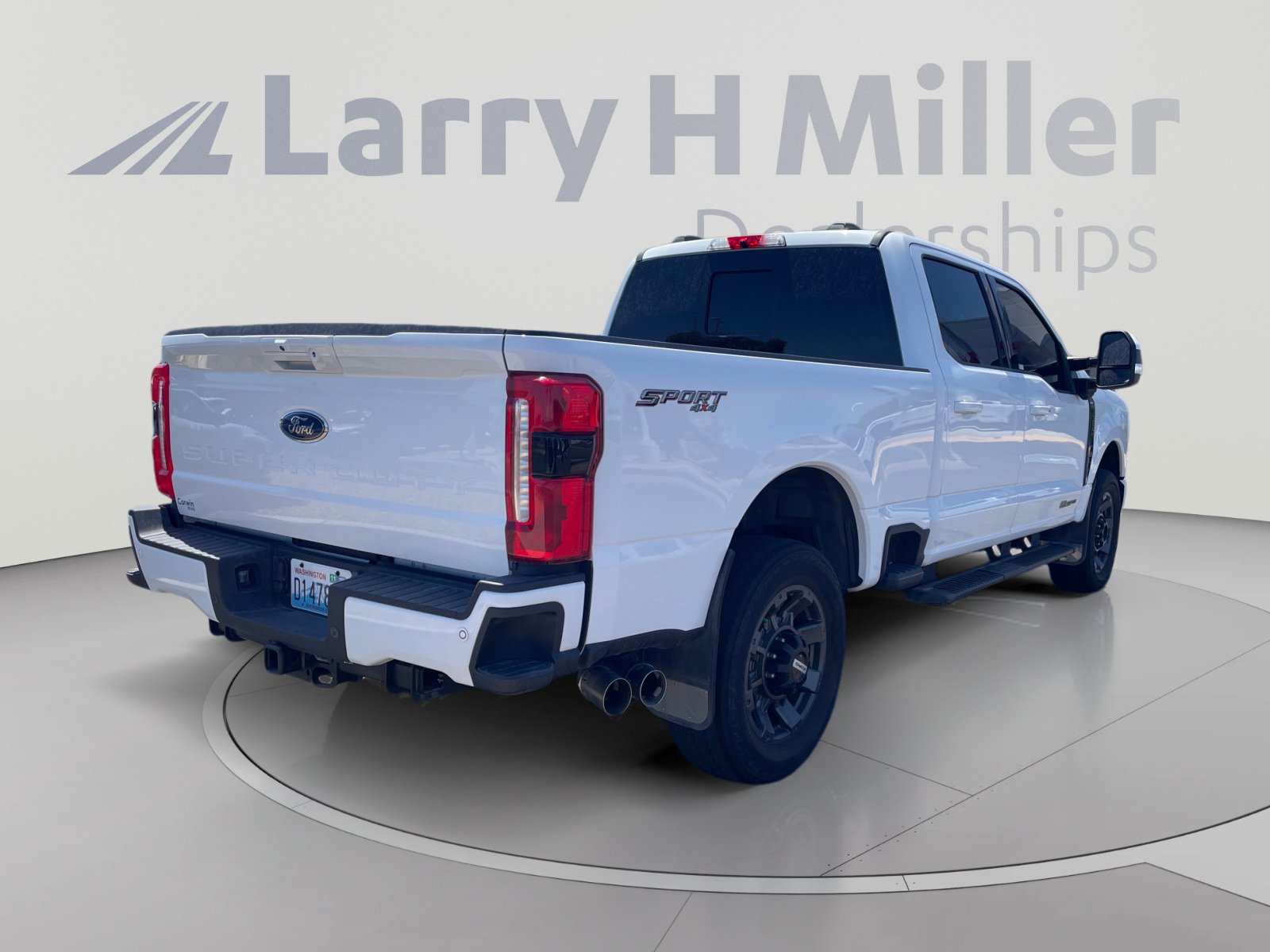 Used 2023 Ford F350 Lariat w/ Sport Appearance Package AWD/4WD image 5