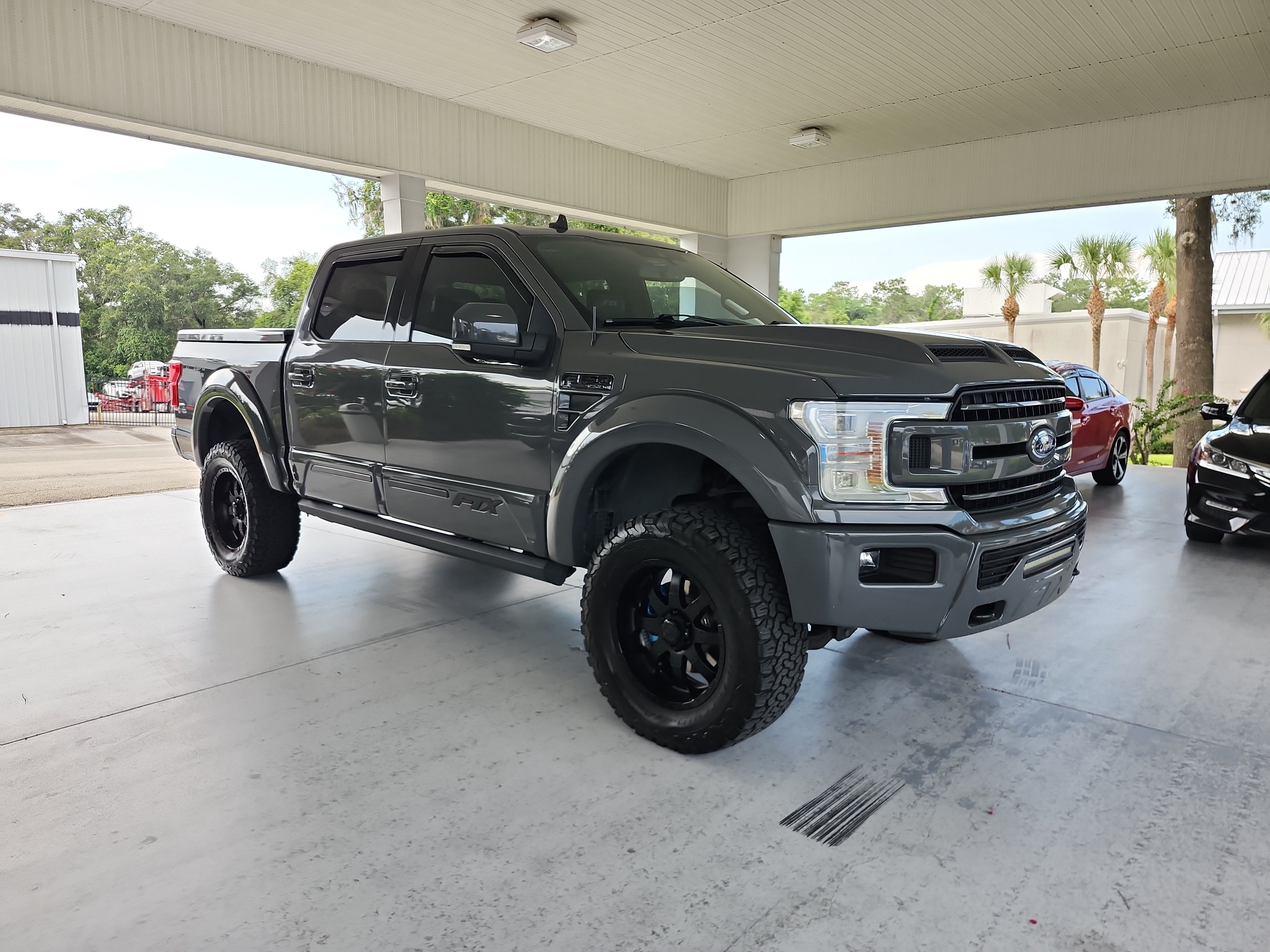 Used 2018 Ford F150 Lariat w/ Equipment Group 502A Luxury AWD/4WD image 7