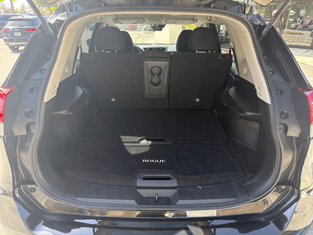Used 2019 Nissan Rogue S image 17