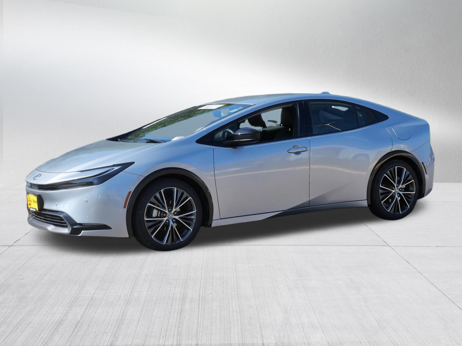 Certified 2025 Toyota Prius XLE FWD image 3