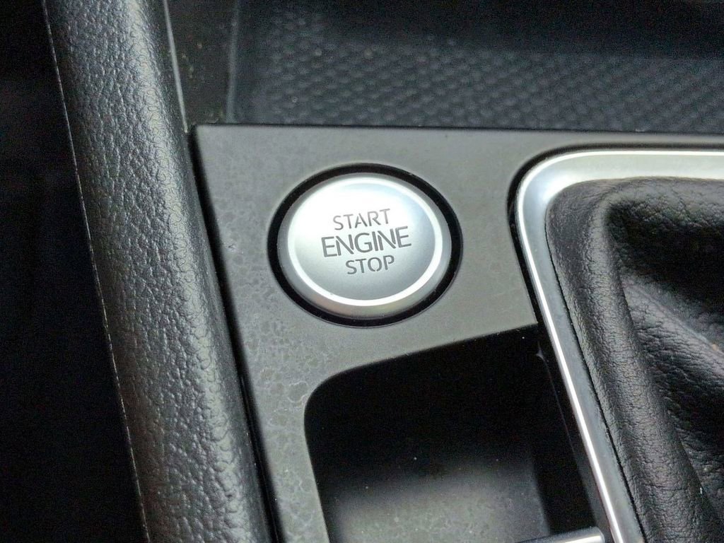 Used 2022 Volkswagen Jetta SEL image 29