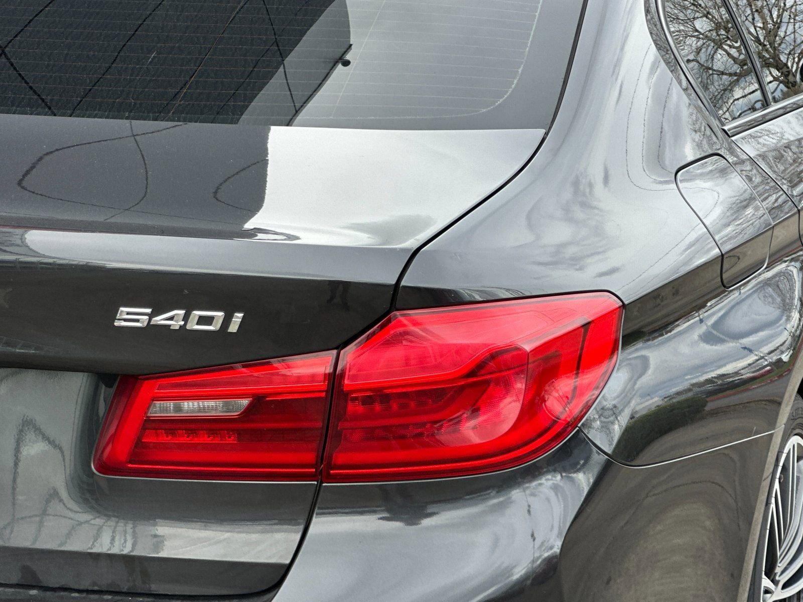 Used 2018 BMW 540i image 24