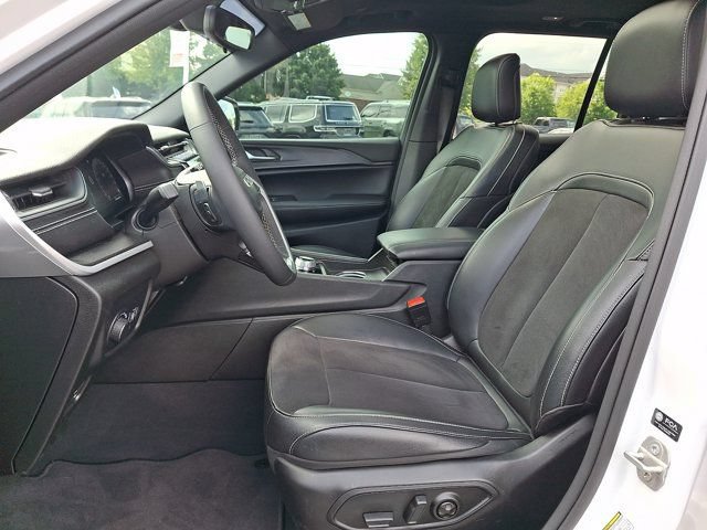 Certified 2023 Jeep Grand Cherokee Altitude AWD/4WD image 17