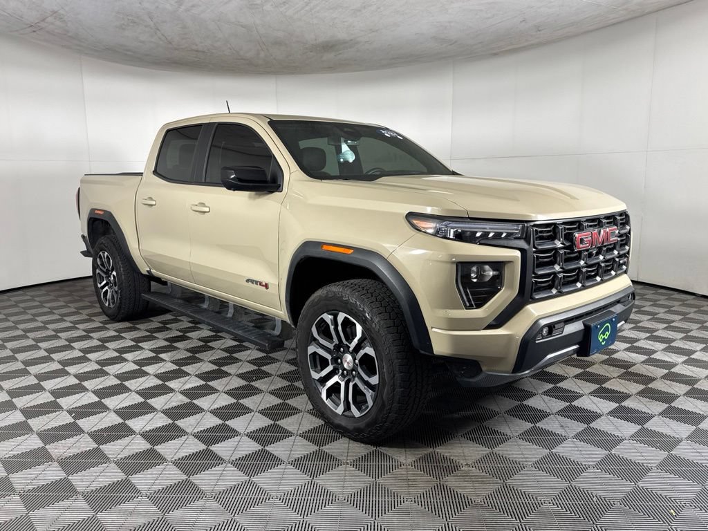 Certified 2023 GMC Canyon AT4 w/ AT4 Premium Package AWD/4WD image 3