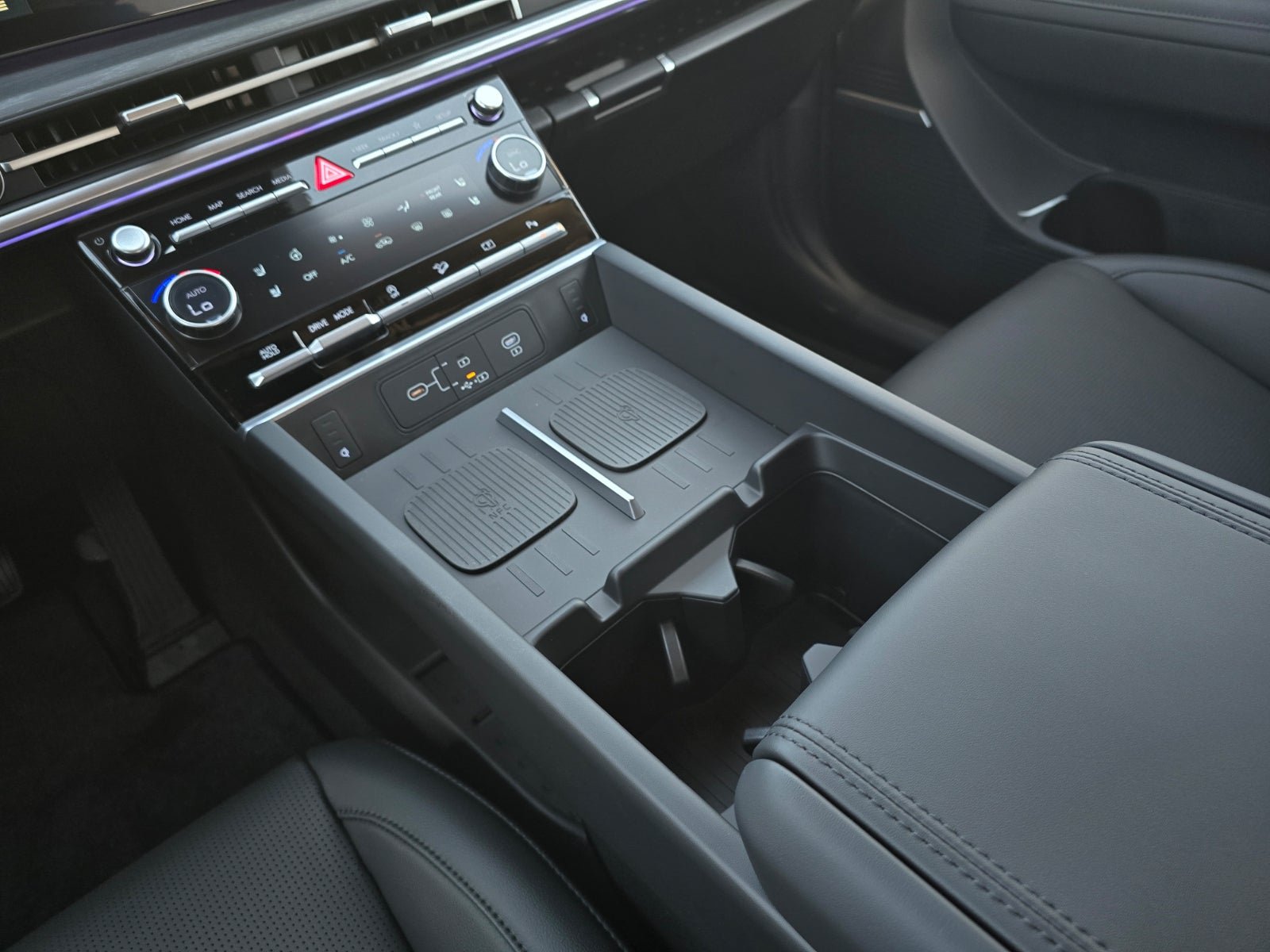 New 2027 Hyundai Santa Fe Limited FWD image 16