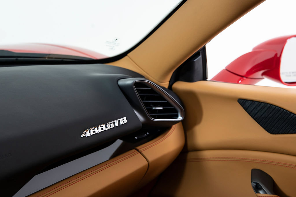 Certified 2017 Ferrari 488 GTB RWD image 15