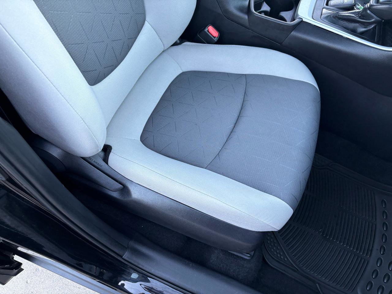 Used 2021 Toyota RAV4 XLE image 44