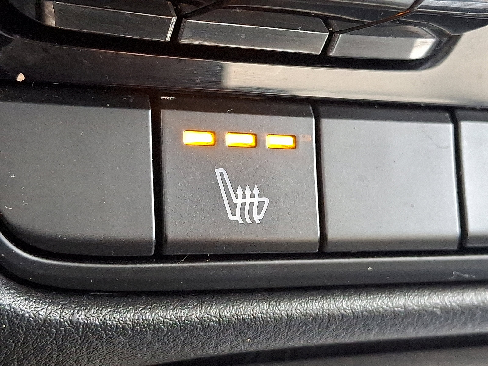 Certified 2024 MAZDA CX-90 Plug-In Hybrid w/ Premium Pkg image 30