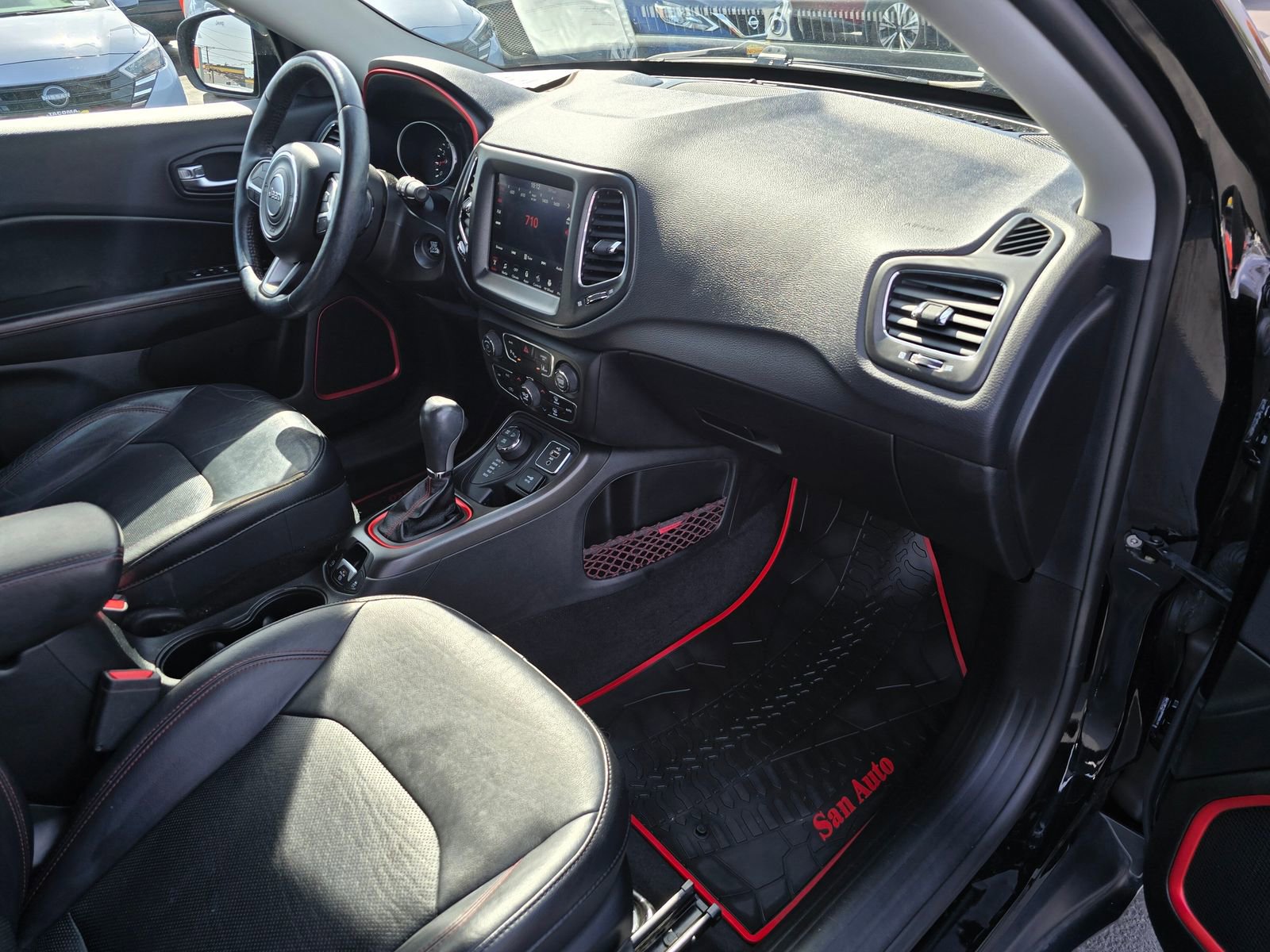 Used 2017 Jeep Compass Trailhawk w/ Leather Interior Group AWD/4WD image 41