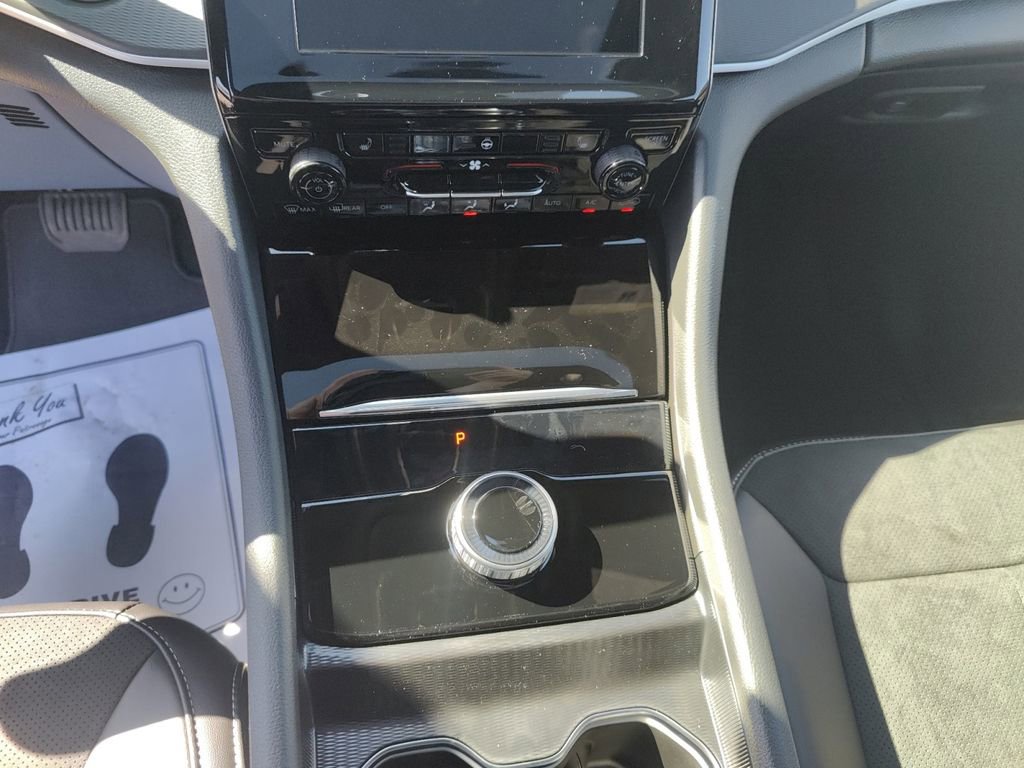 New 2025 Jeep Grand Cherokee 4WD image 13