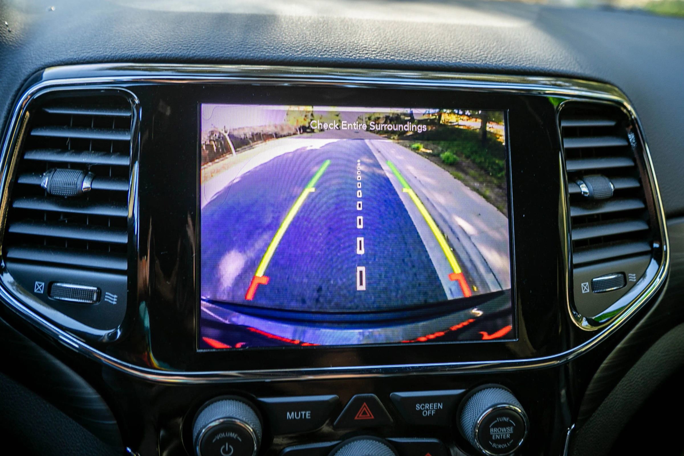 Used 2020 Jeep Grand Cherokee Altitude image 33